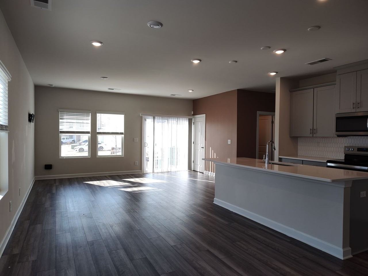 2305 Belterra Dr - Photo 6 of 29