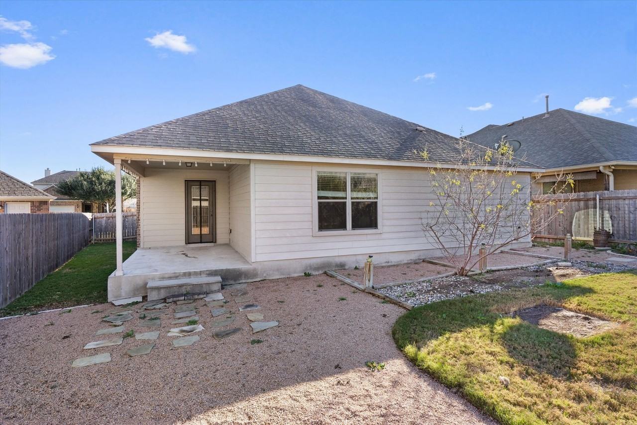 437 Oyster Crk - Photo 5 of 37