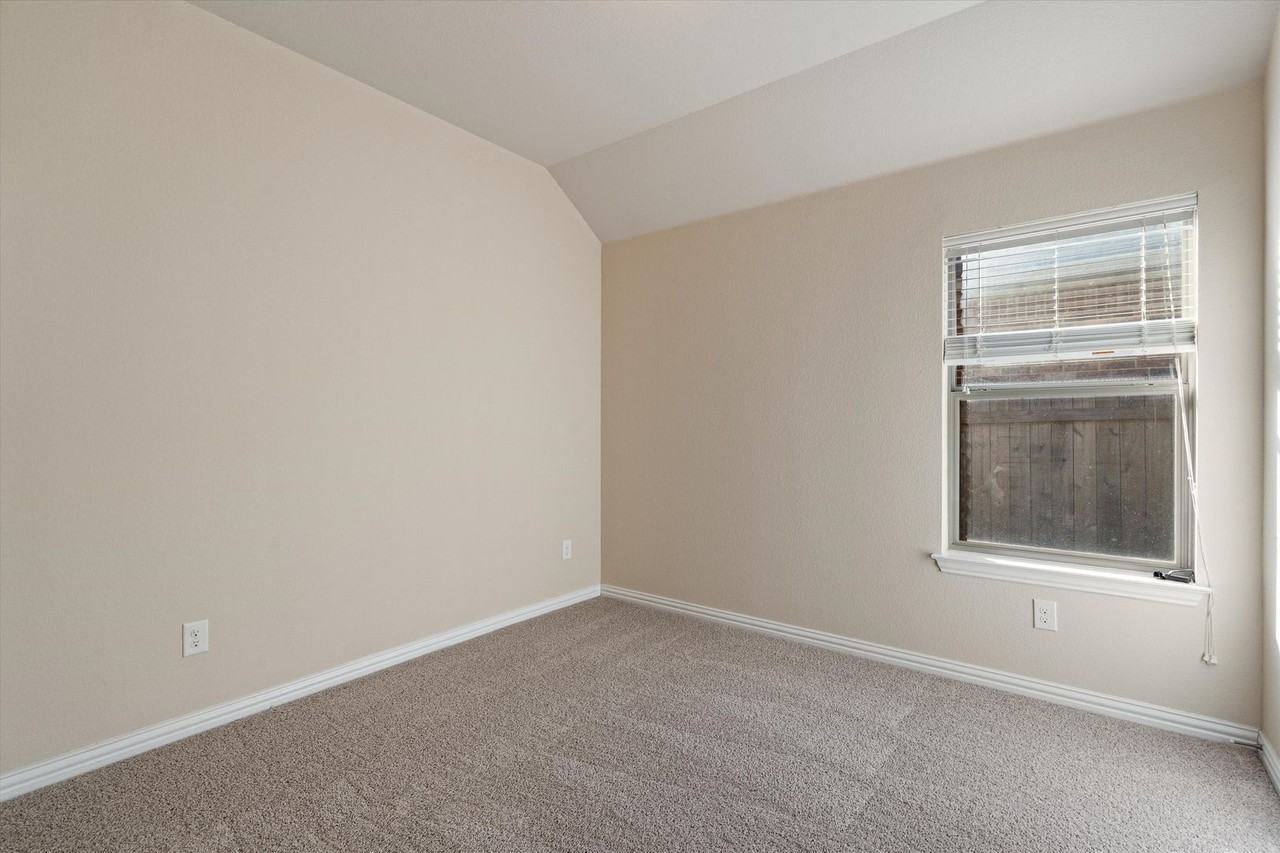 437 Oyster Crk - Photo 6 of 37