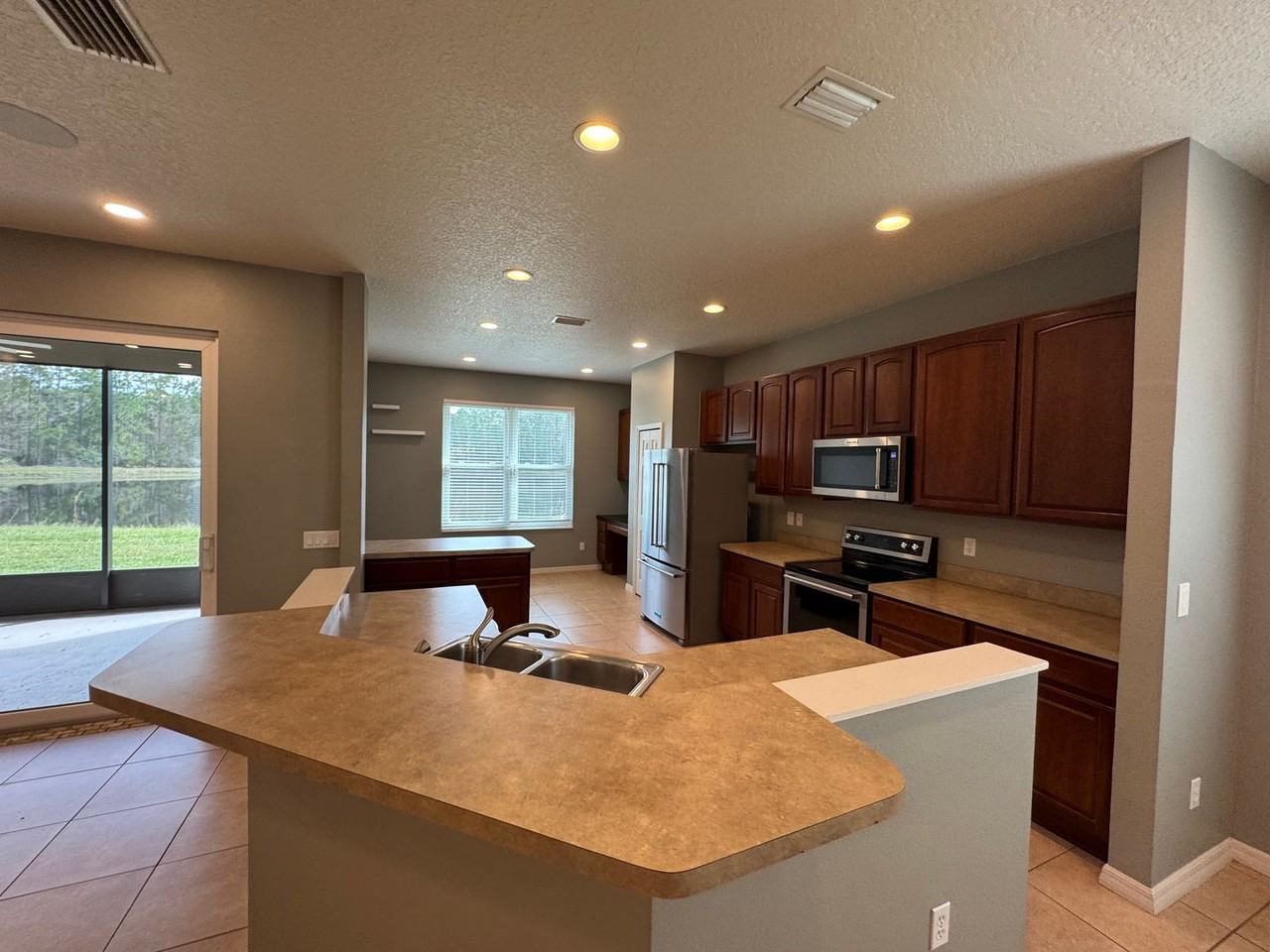 149 Perfect Dr - Photo 5 of 28