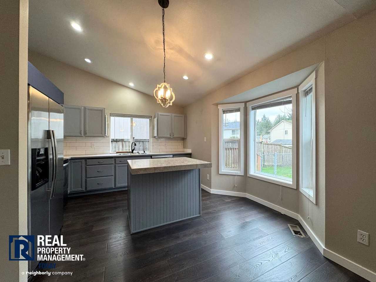 14808 93rd Ave E - Photo 4 of 22