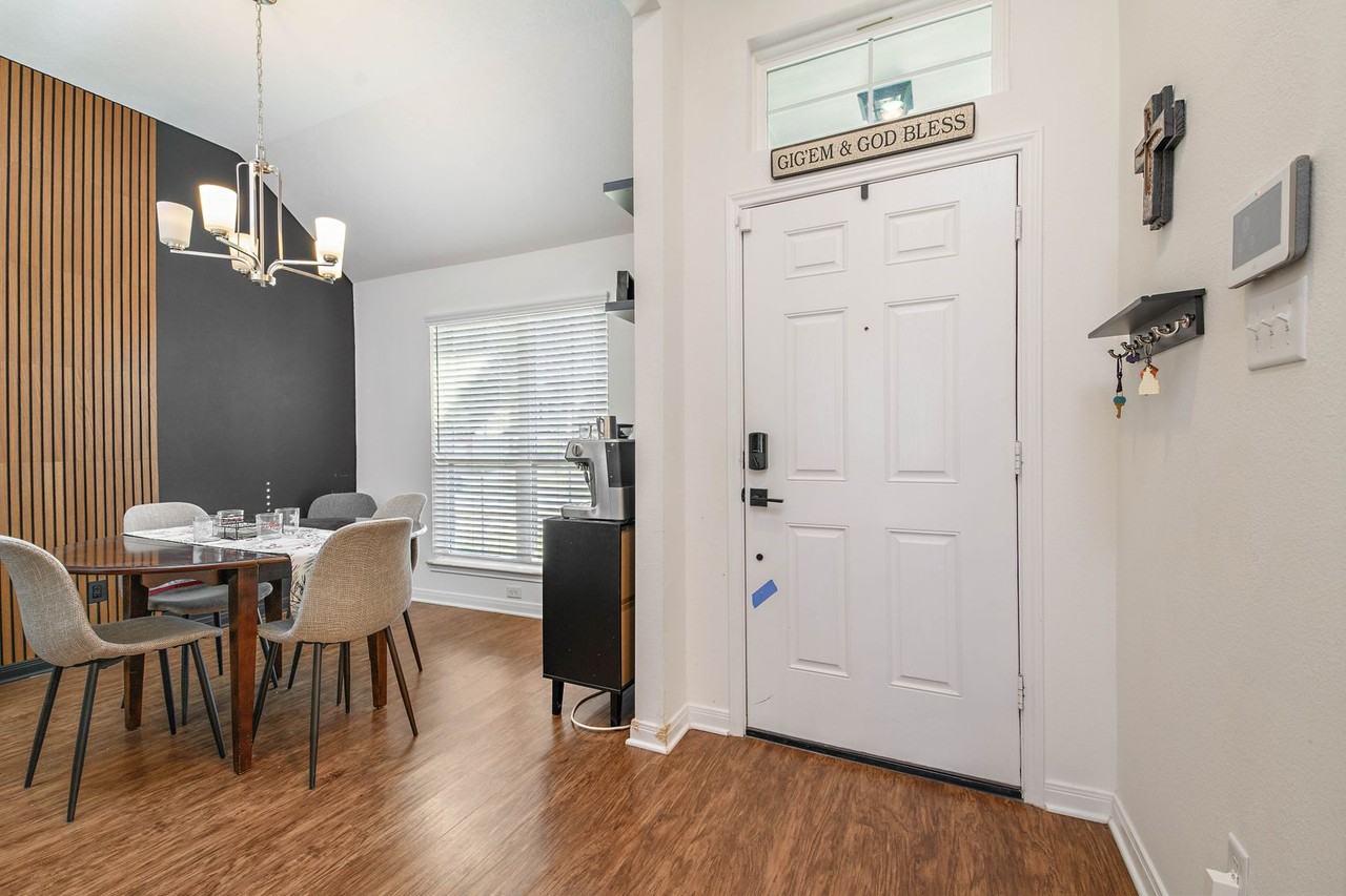 2017 Theresa Dr - Photo 4 of 21