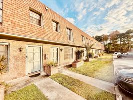 featured image of 1301 Arlington Ln Ne #106