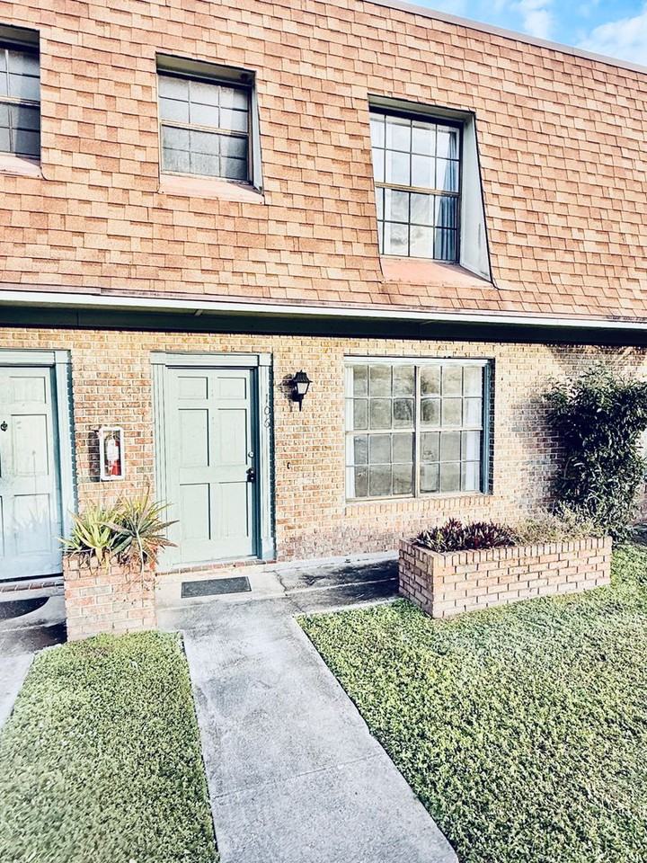 1301 Arlington Ln Ne #106 - Photo 2 of 25