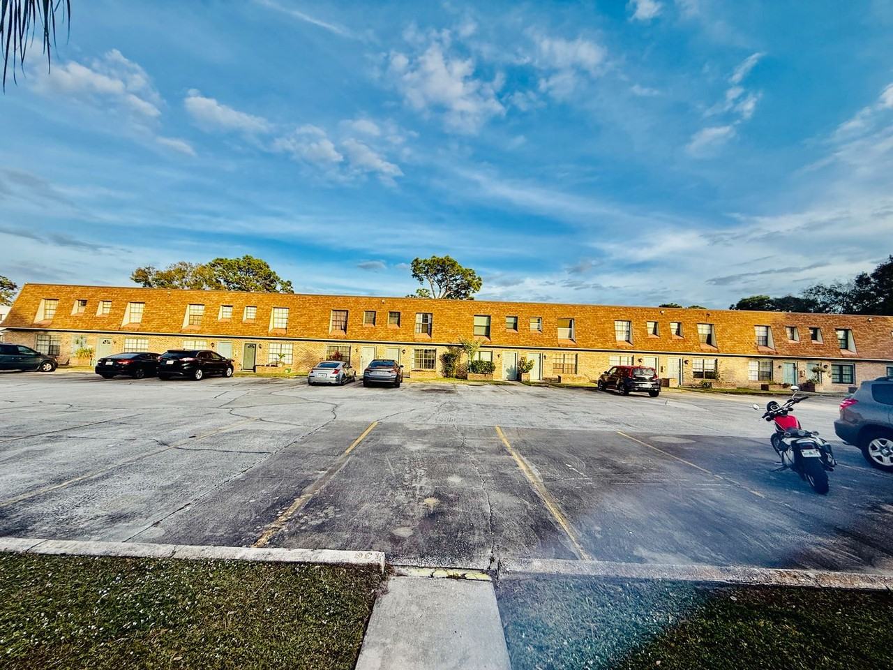 1301 Arlington Ln Ne #106 - Photo 3 of 25