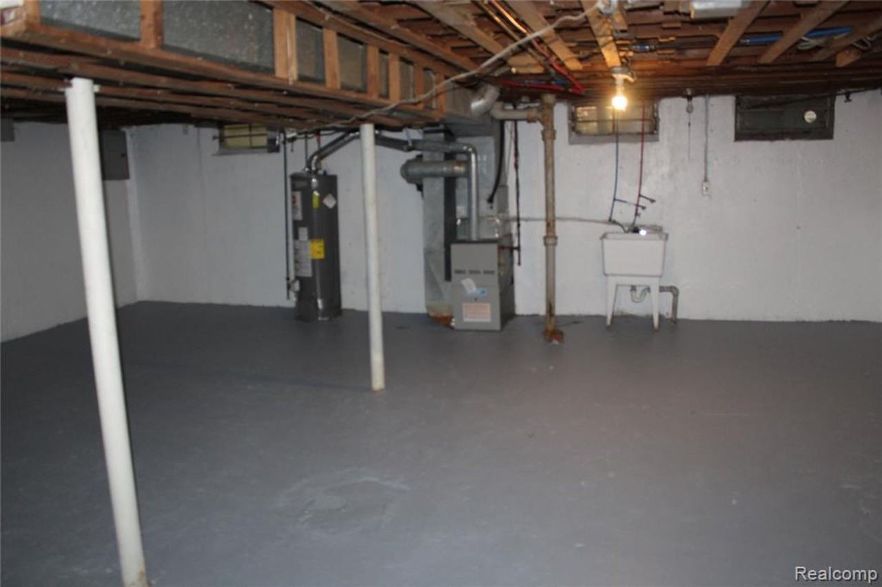 29760 Birchwood St - Photo 3 of 12