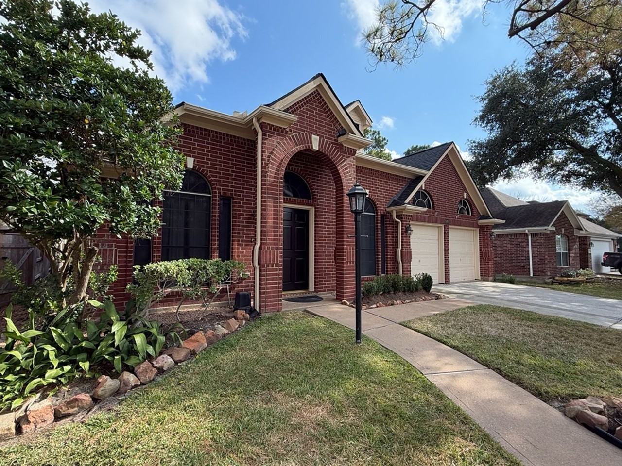 15414 Hillside Park Way - Photo 2 of 23