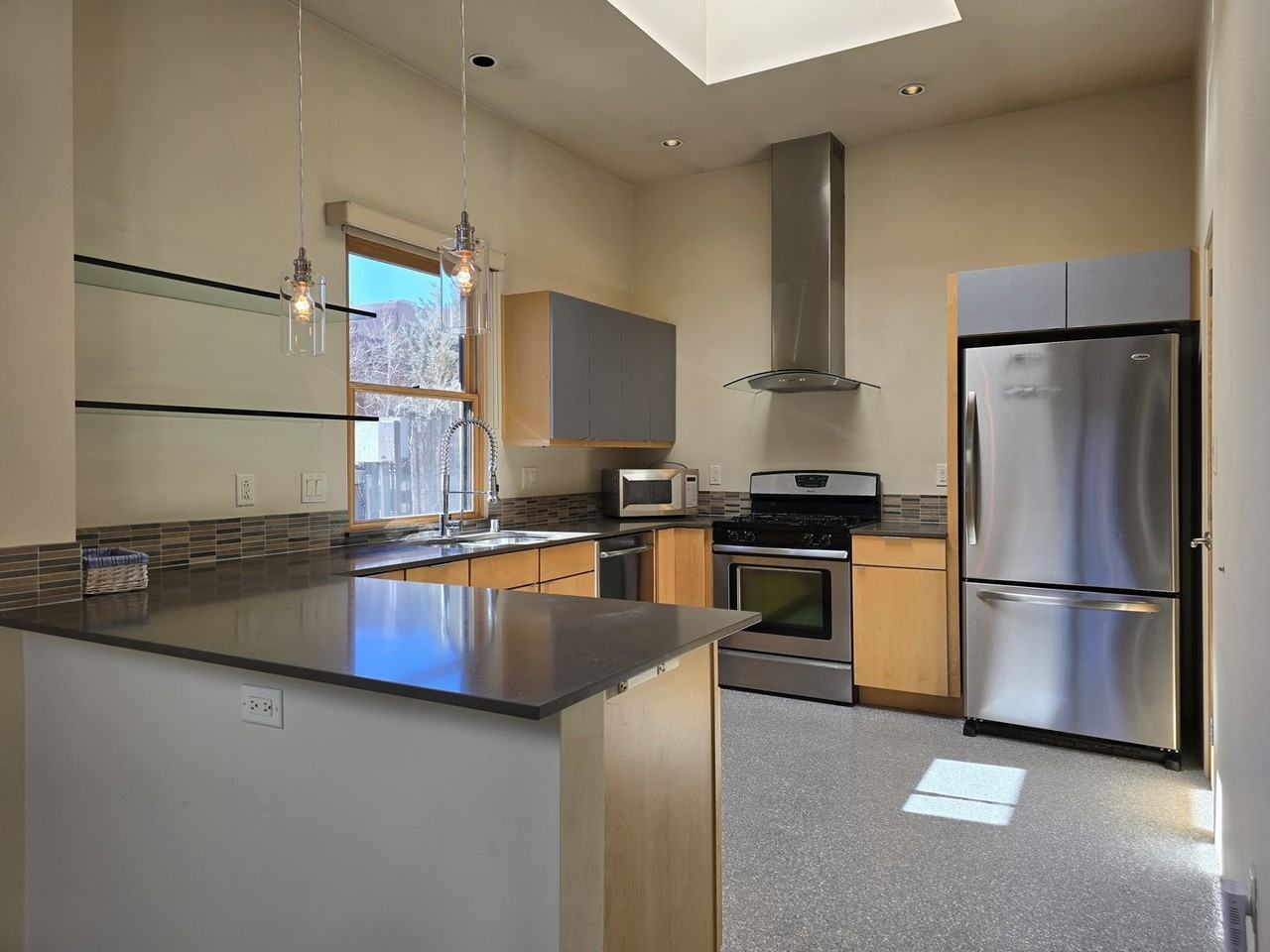 927 Alto St #B - Photo 6 of 39