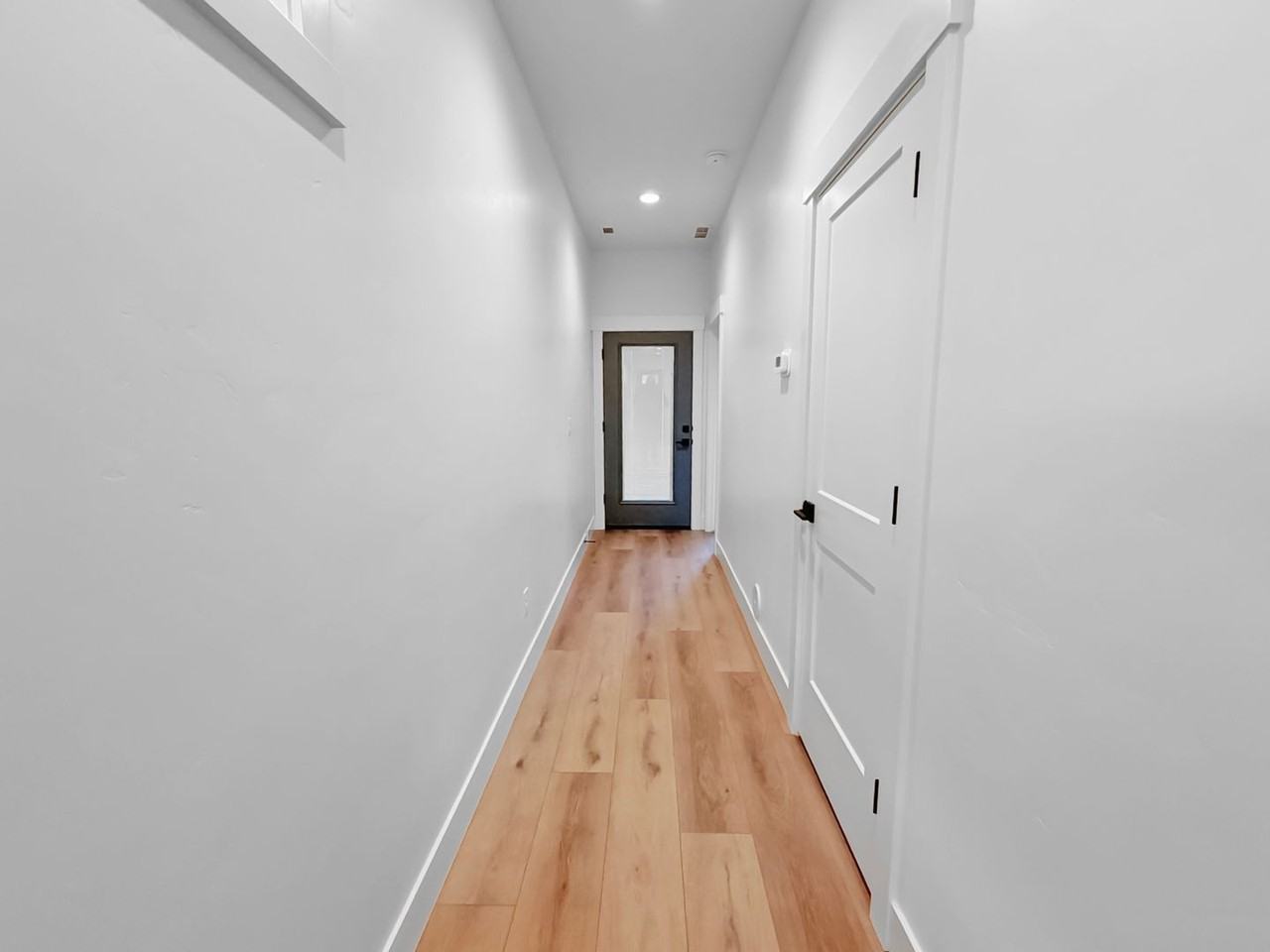 618 E Krall St - Photo 6 of 21