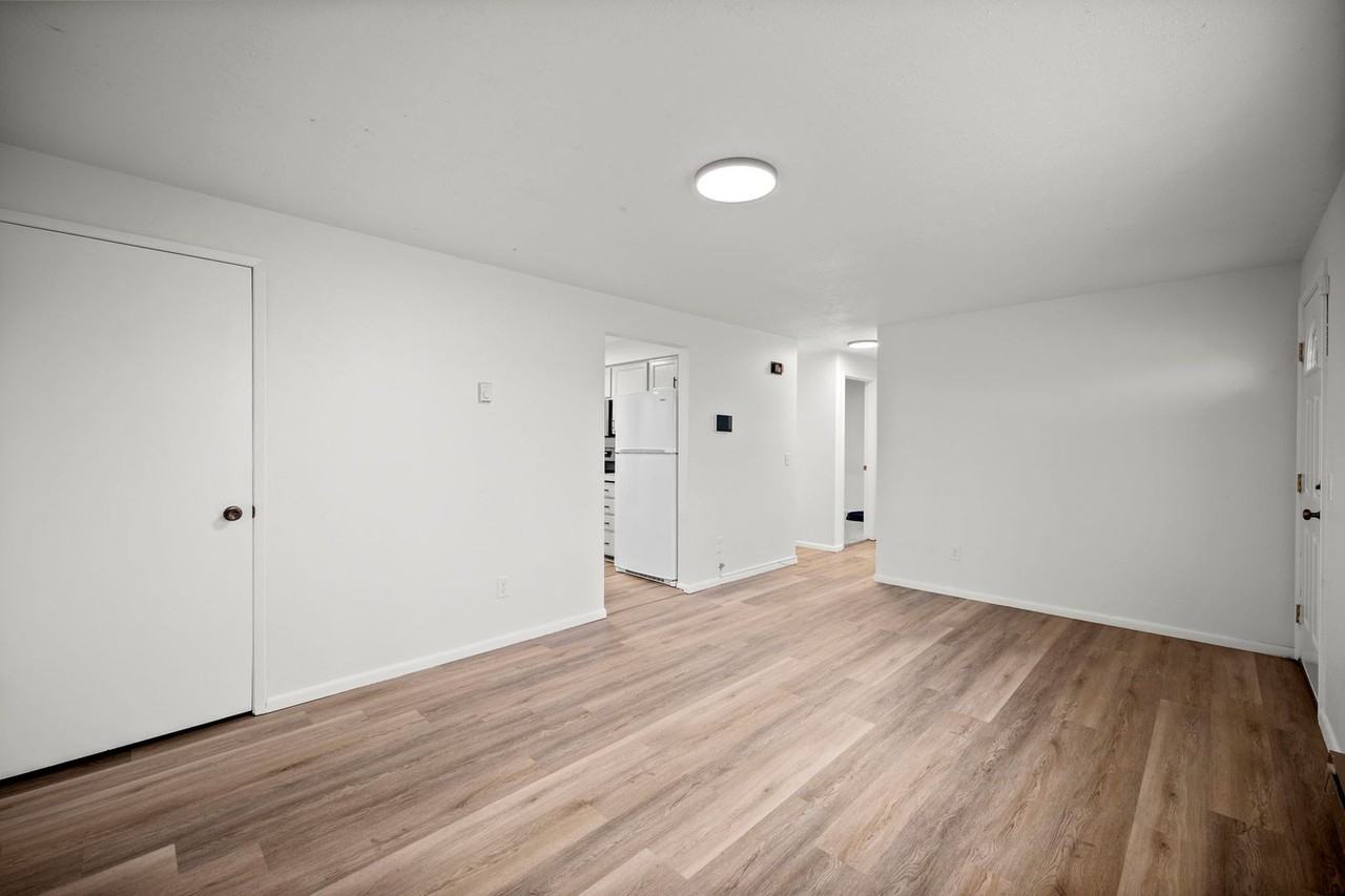 7603 E Maxwell Ave - Photo 5 of 31