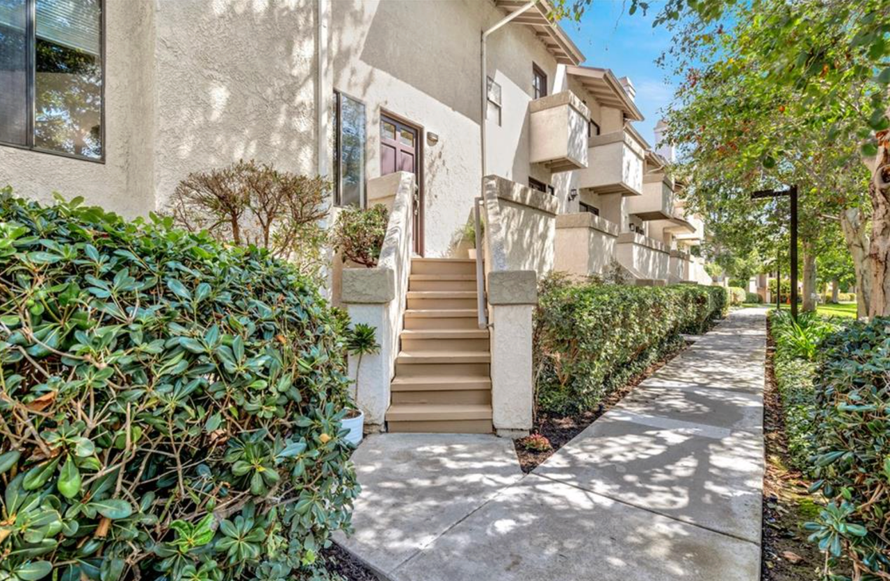 201 Harbor Woods Pl - Photo 2 of 14