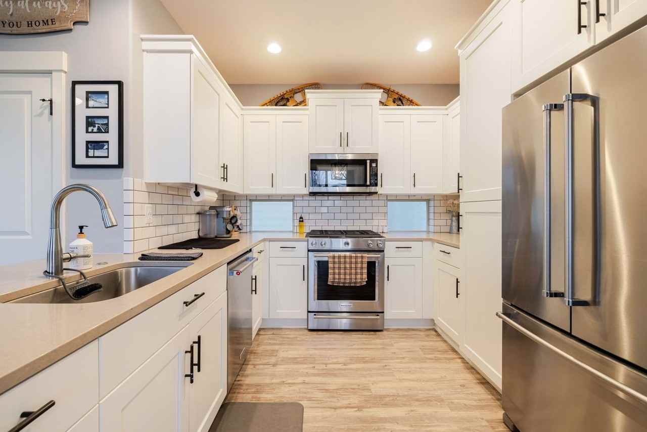 4392 Sw Canal Blvd - Photo 6 of 40