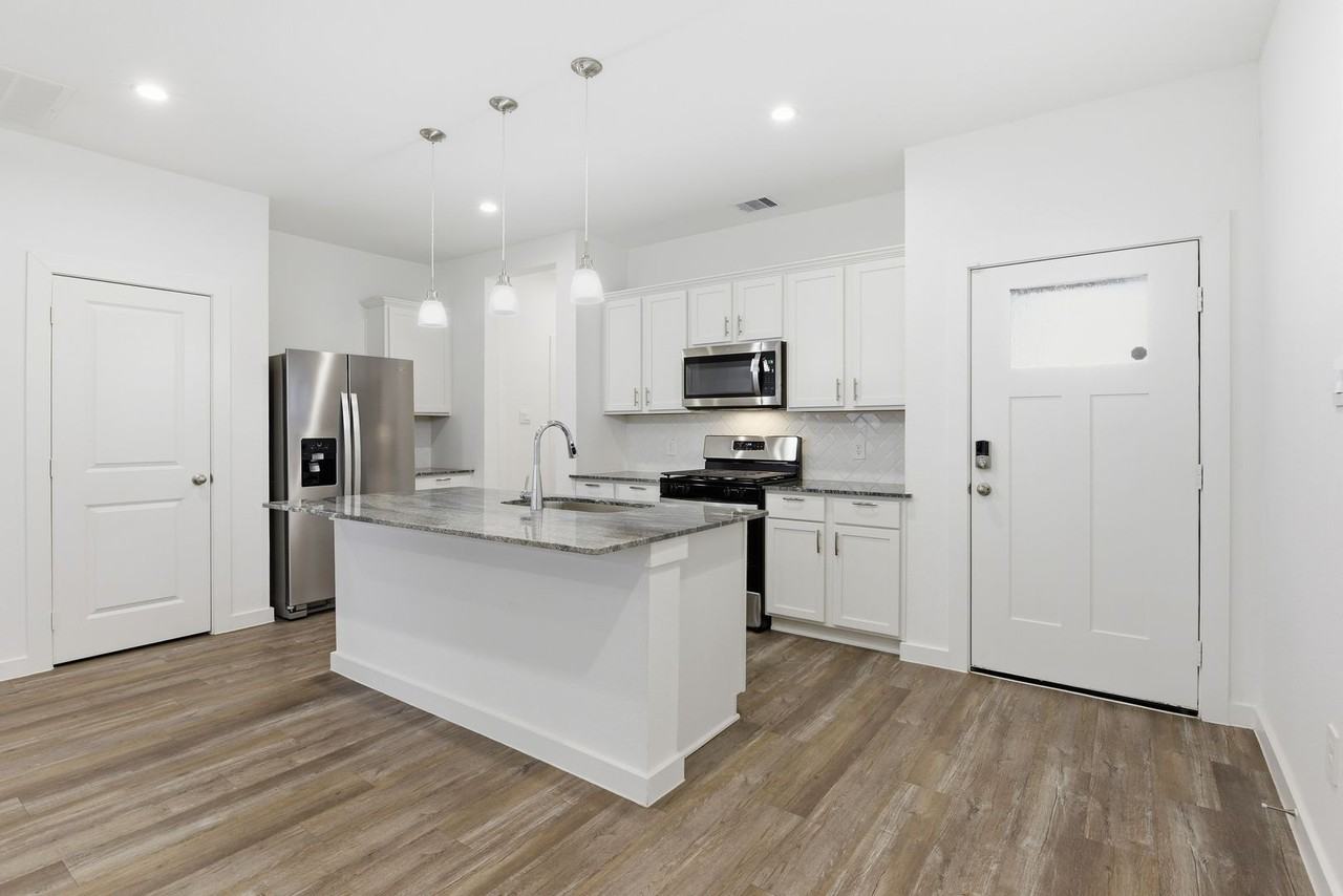 3022 La Latina Dr - Photo 4 of 30