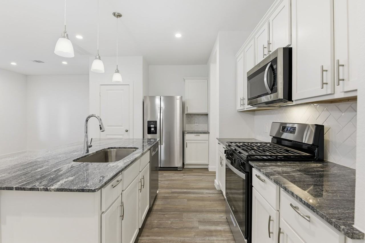 3022 La Latina Dr - Photo 5 of 30