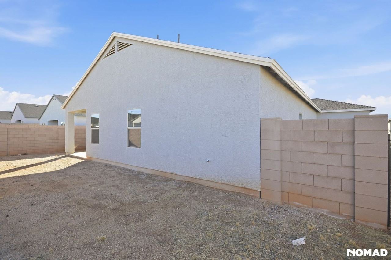 558 W Woodward St - Photo 6 of 33