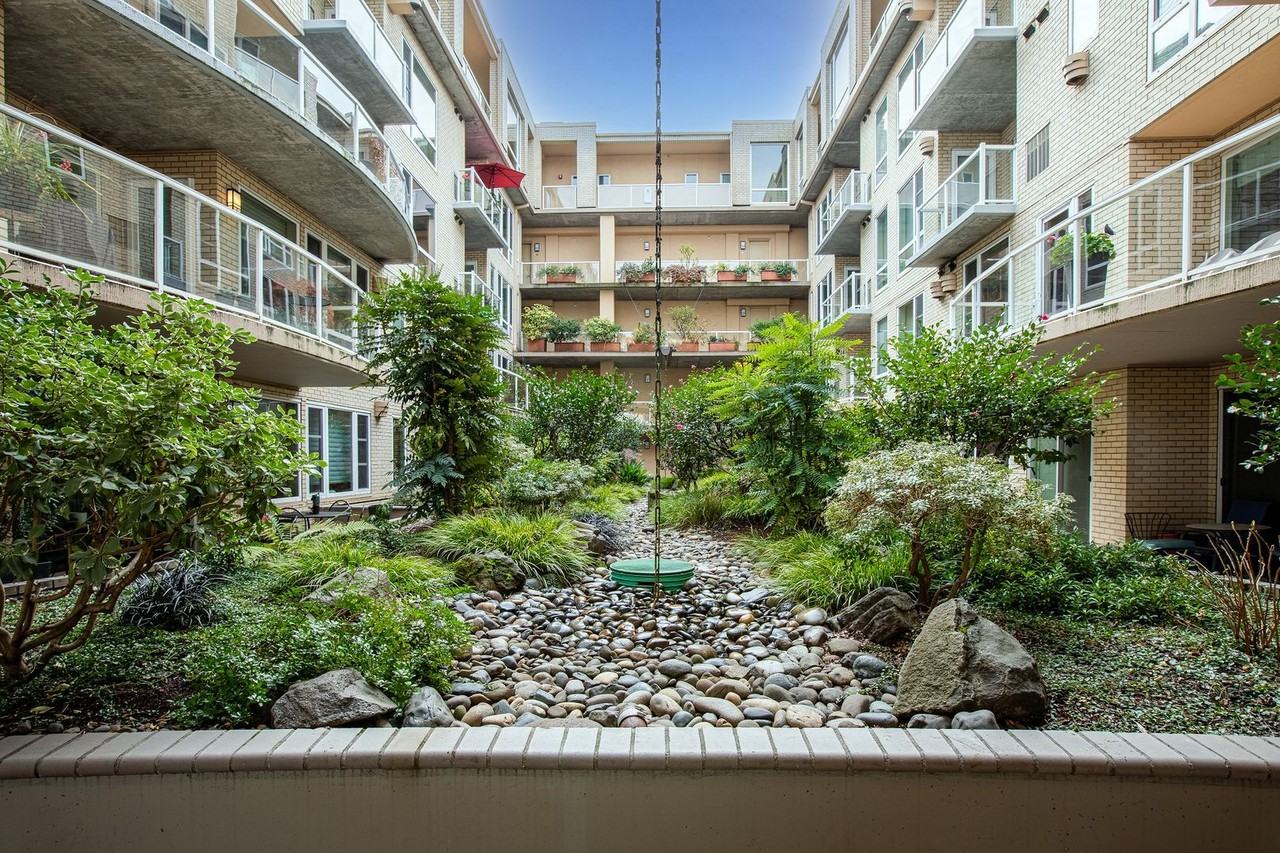 1620 Ne Broadway St #206 - Photo 7 of 35