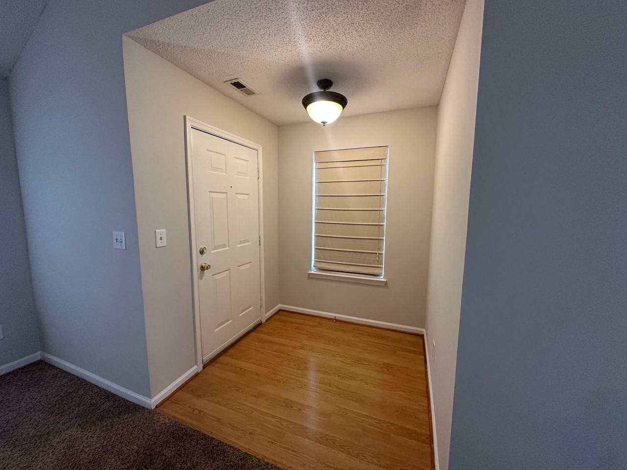 804 Westgate Cir - Photo 3 of 21