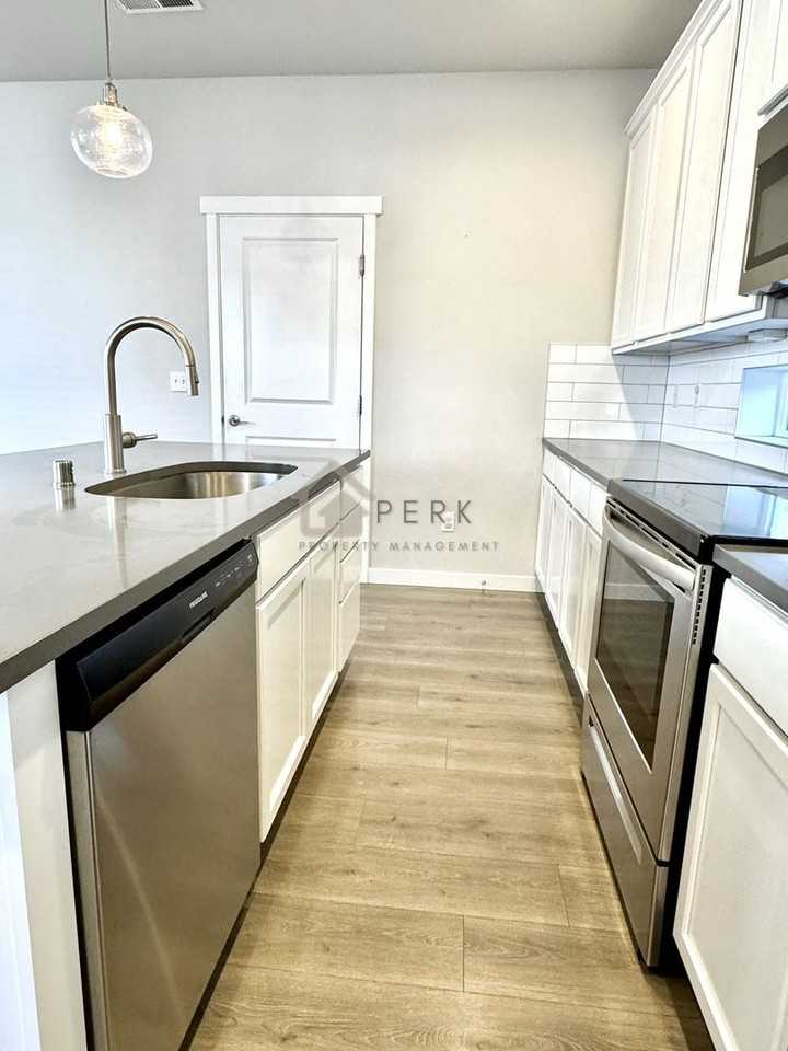 9604 133rd St E - Photo 4 of 14