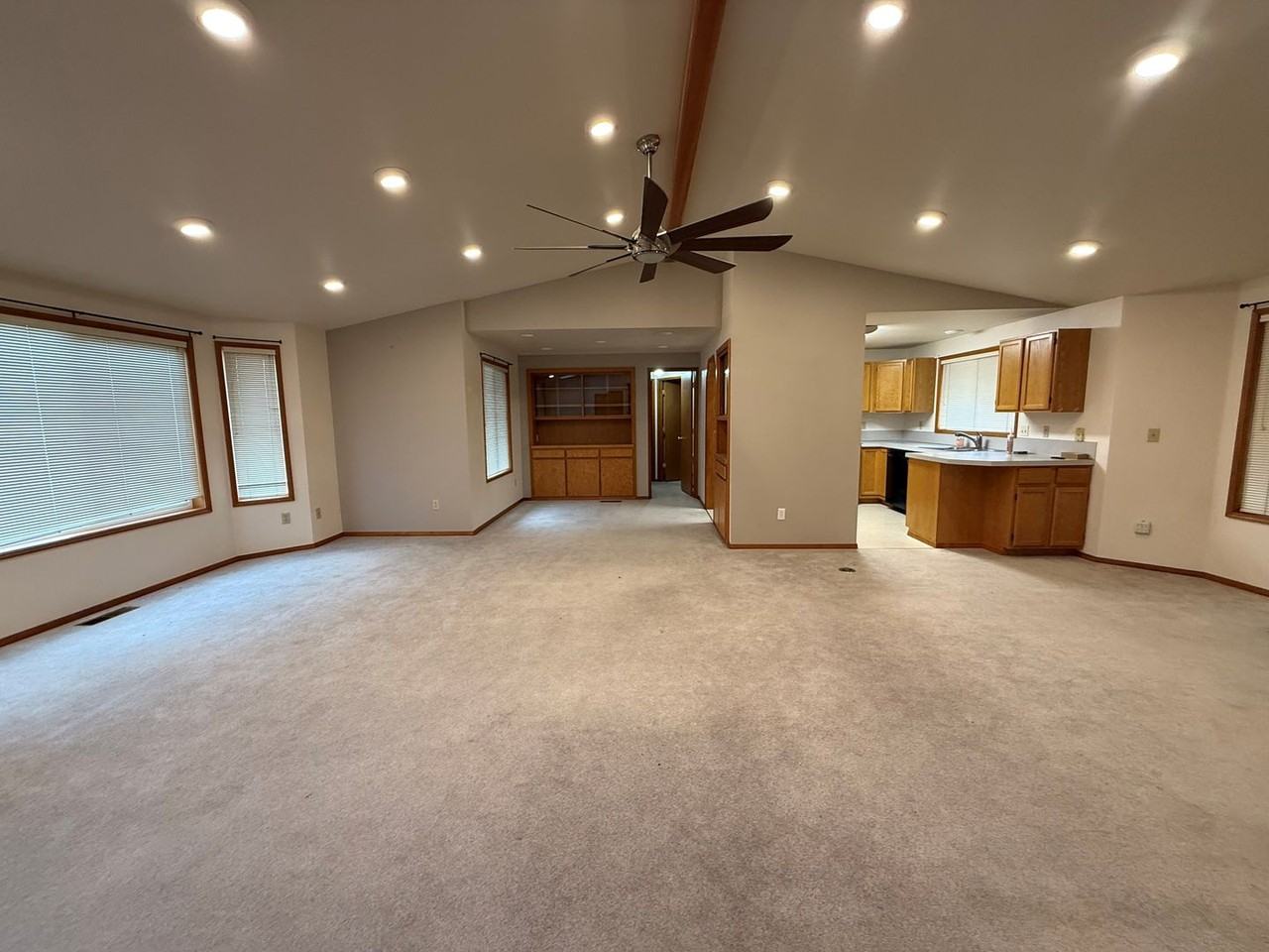 512 Cedar Wood Pl - Photo 2 of 15