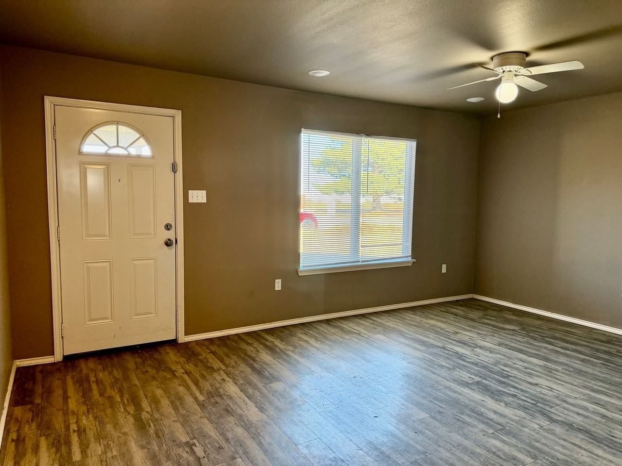 3612 E 3rd Pl - Photo 6 of 23