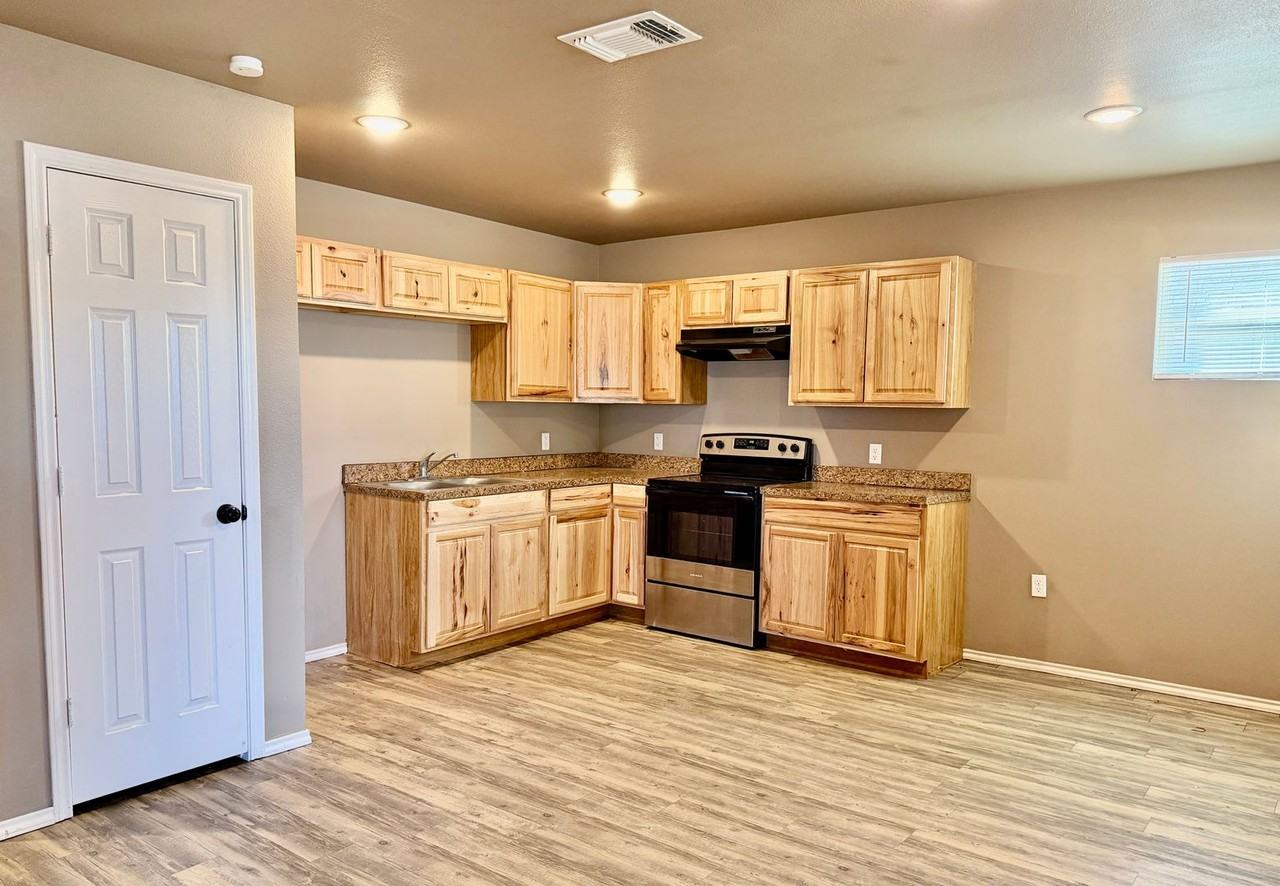 3612 E 3rd Pl - Photo 7 of 23