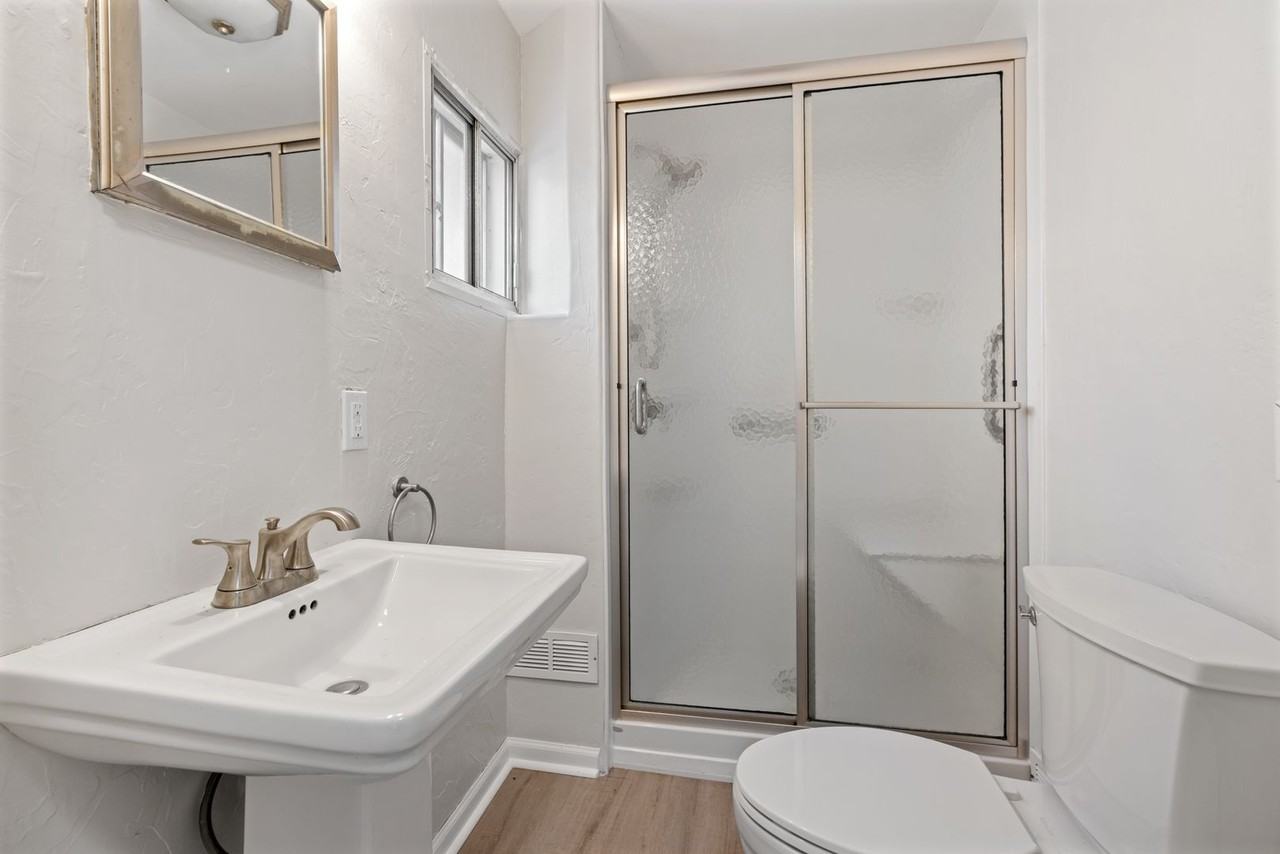 932 Ridge Ave - Photo 2 of 22