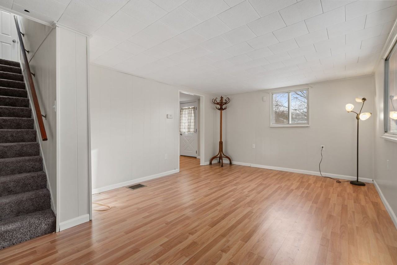 932 Ridge Ave - Photo 3 of 22