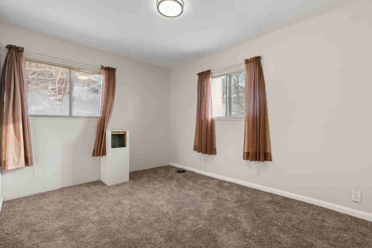 932 Ridge Ave - Photo 4 of 22