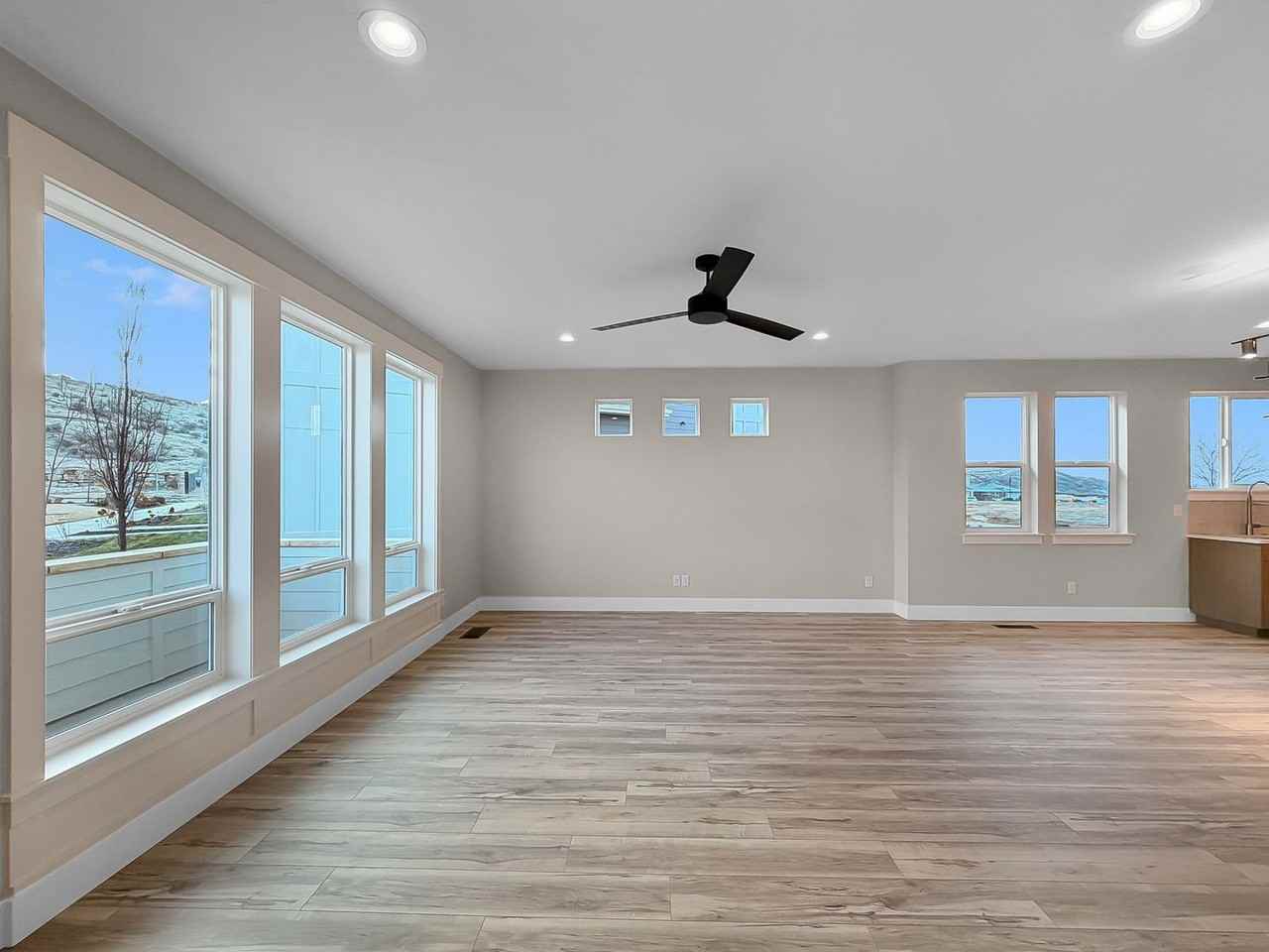 6234 N Holly Springs Ln - Photo 4 of 25