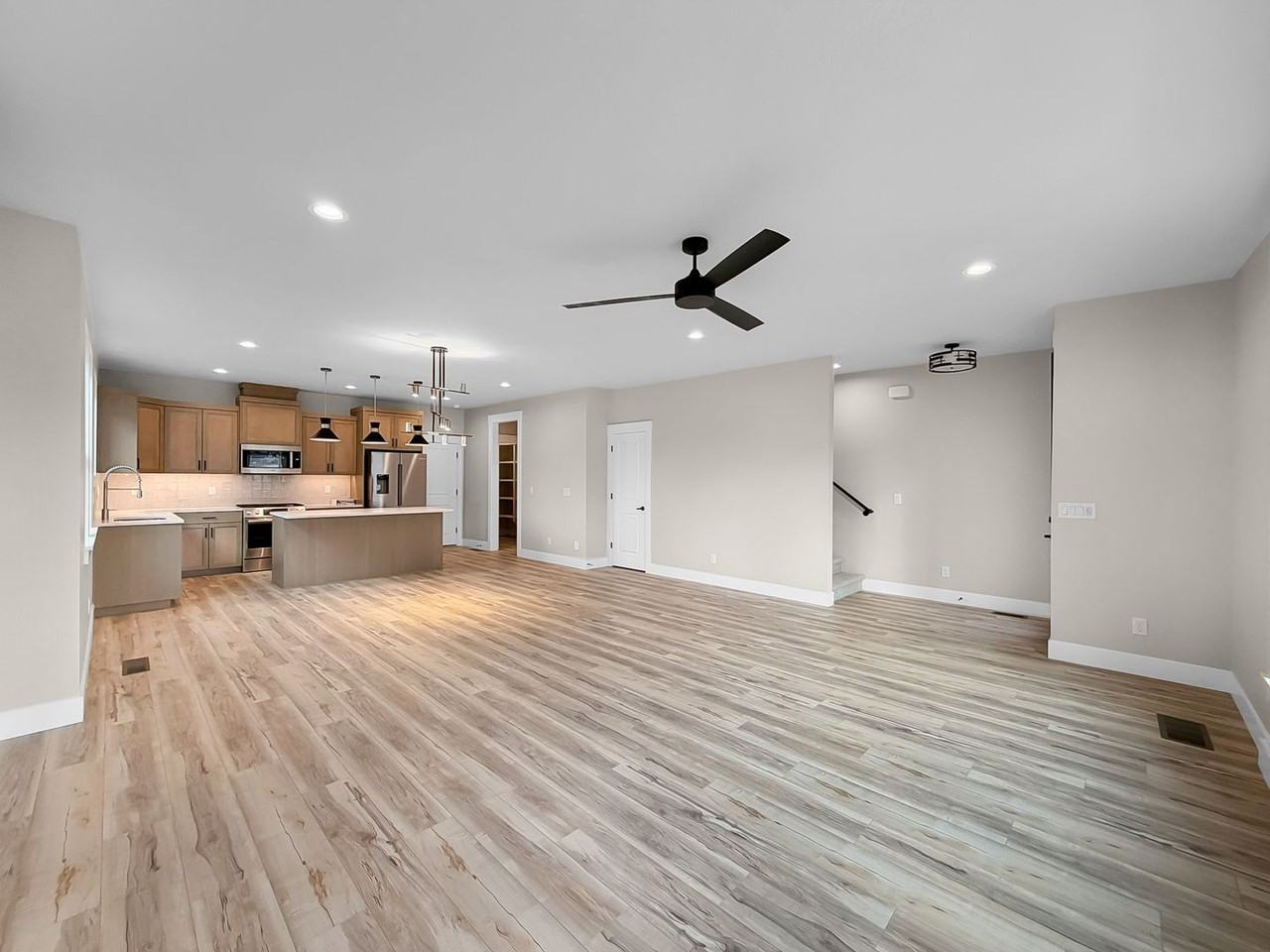 6234 N Holly Springs Ln - Photo 5 of 25