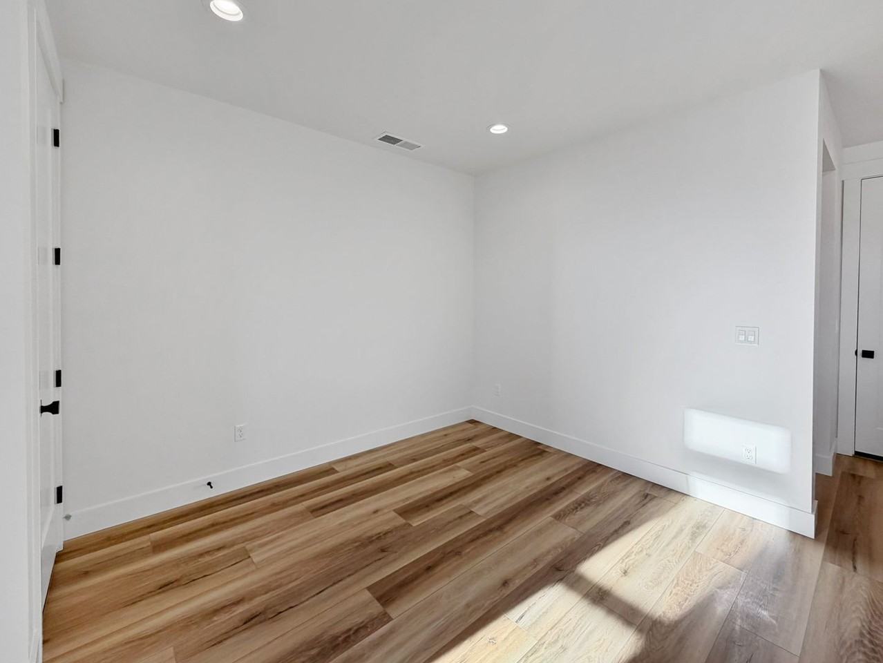 335 E Lombard Ln - Photo 6 of 20