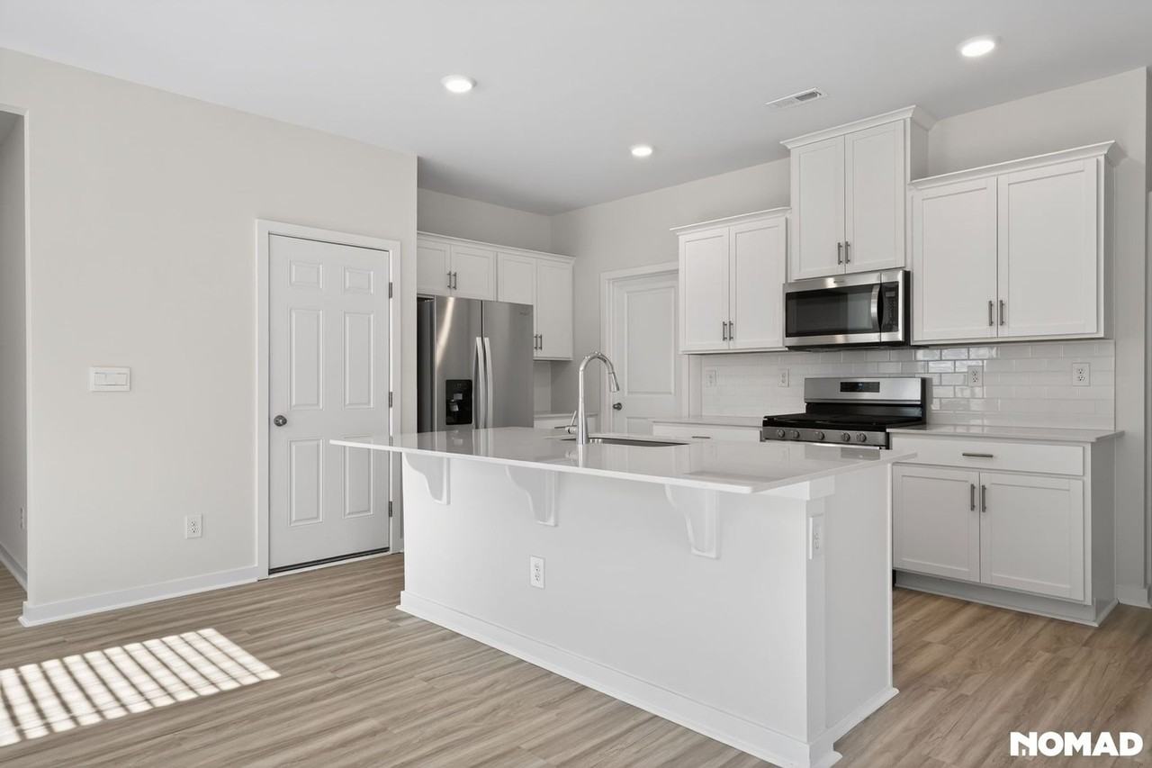 6609 Barcelona Way - Photo 4 of 31