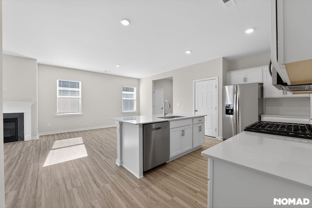 6609 Barcelona Way - Photo 6 of 31