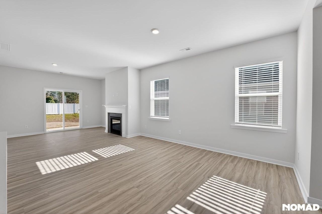 6609 Barcelona Way - Photo 2 of 31