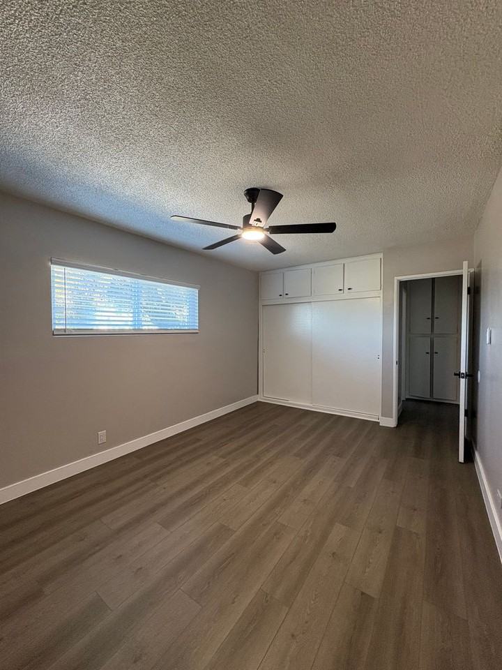 Marine Bay Apartments - Photo 6 of 14