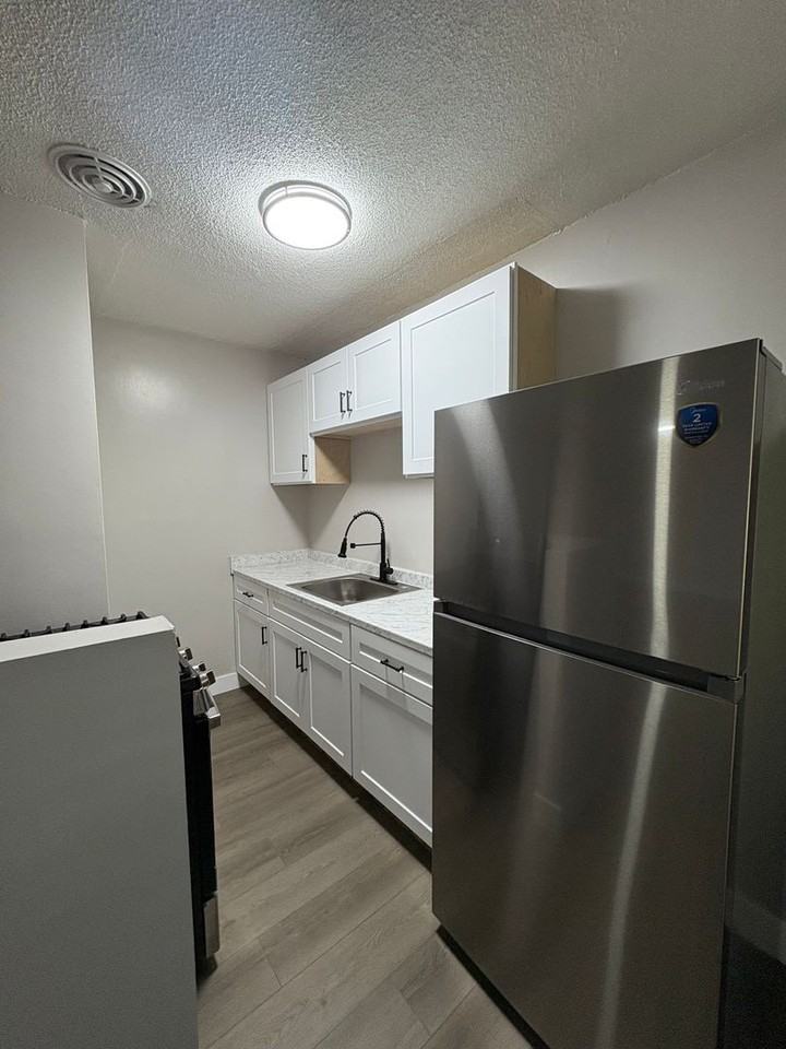 Marine Bay Apartments - Photo 7 of 14