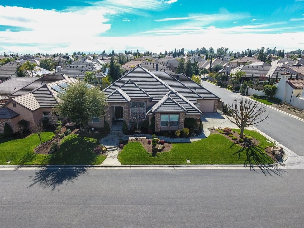 1553 E Golden Valley Way - Photo 3 of 34