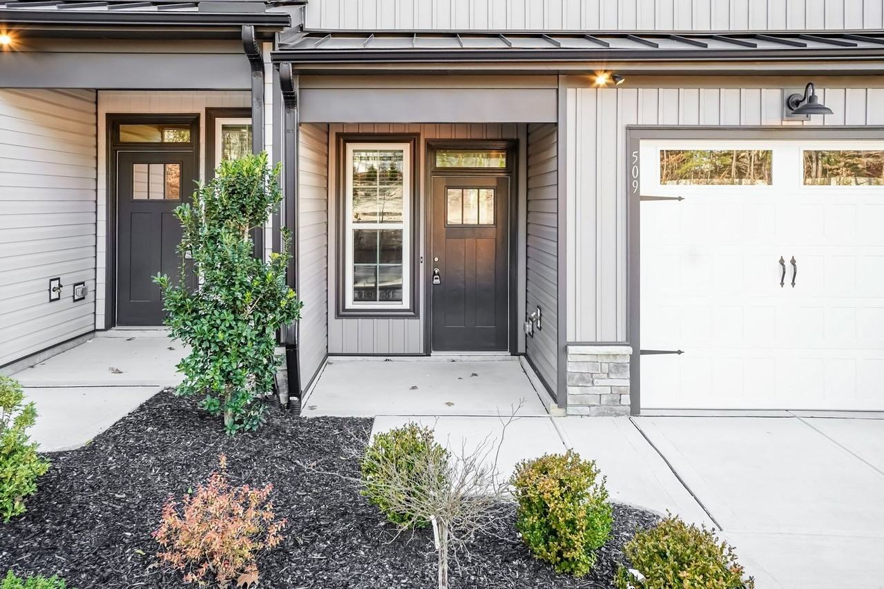 509 Excelsior Ct - Photo 3 of 25