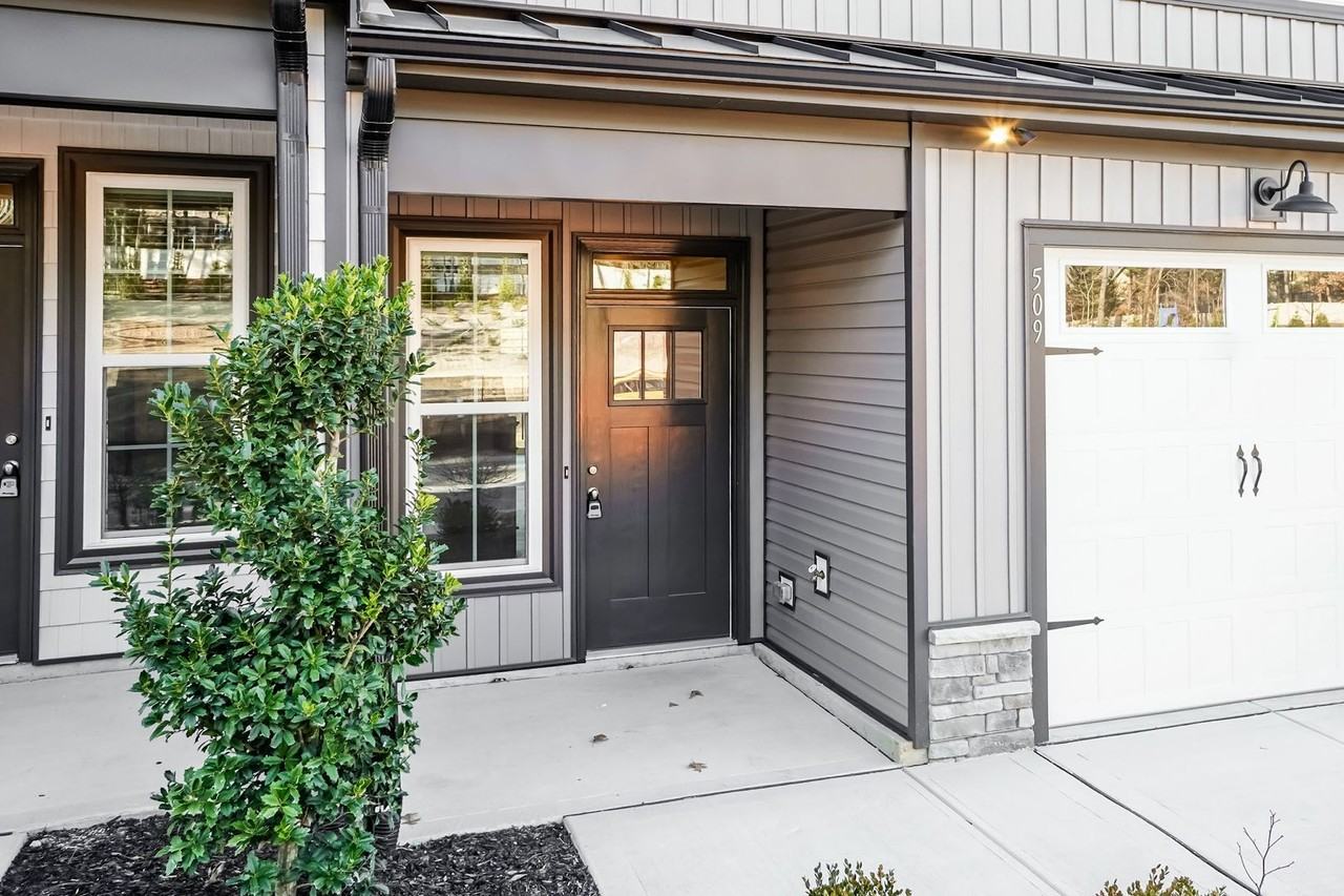 509 Excelsior Ct - Photo 4 of 25