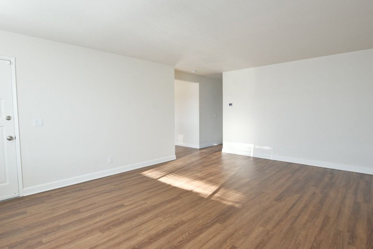 4282 Ross Ave - Photo 3 of 17