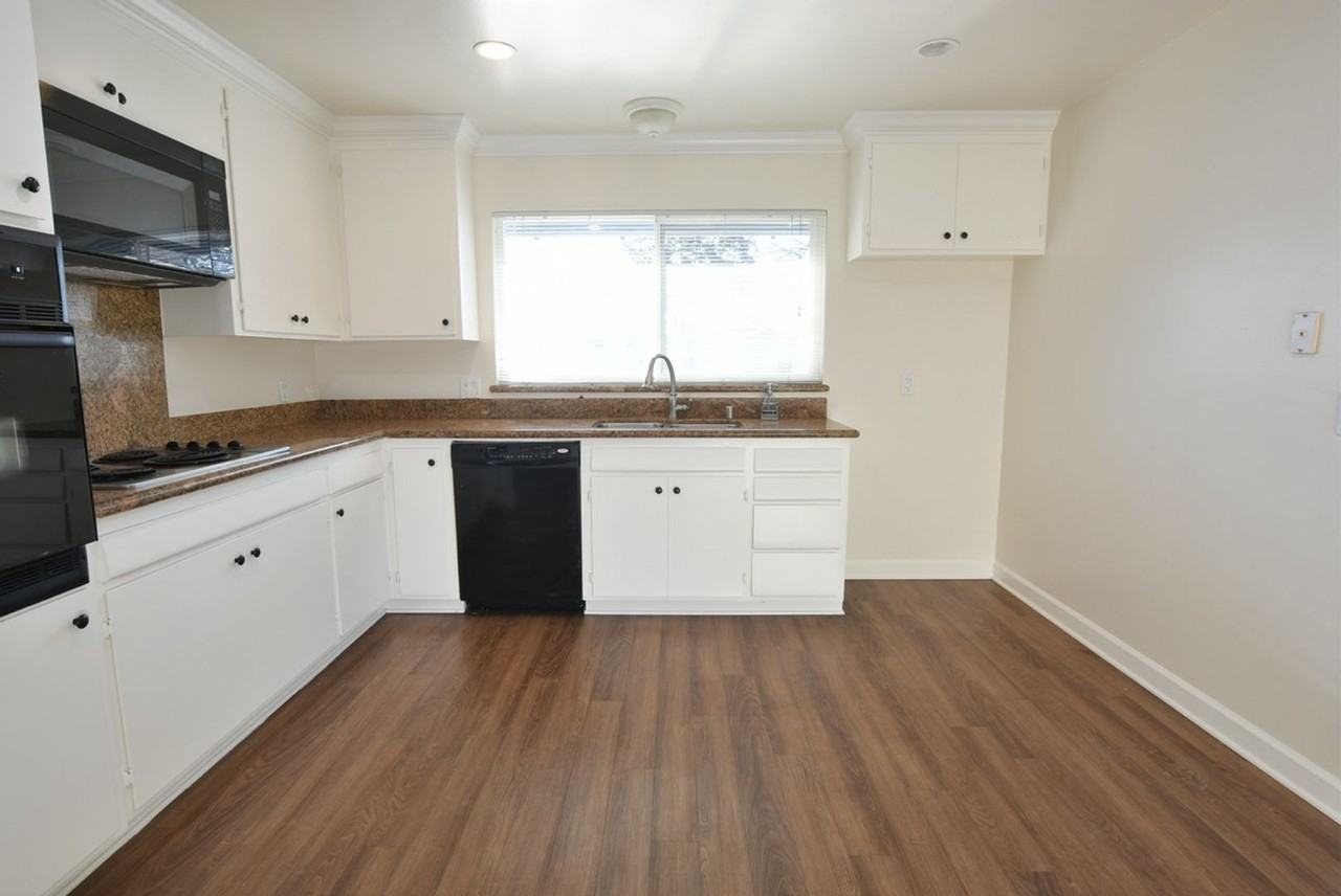 4282 Ross Ave - Photo 5 of 17