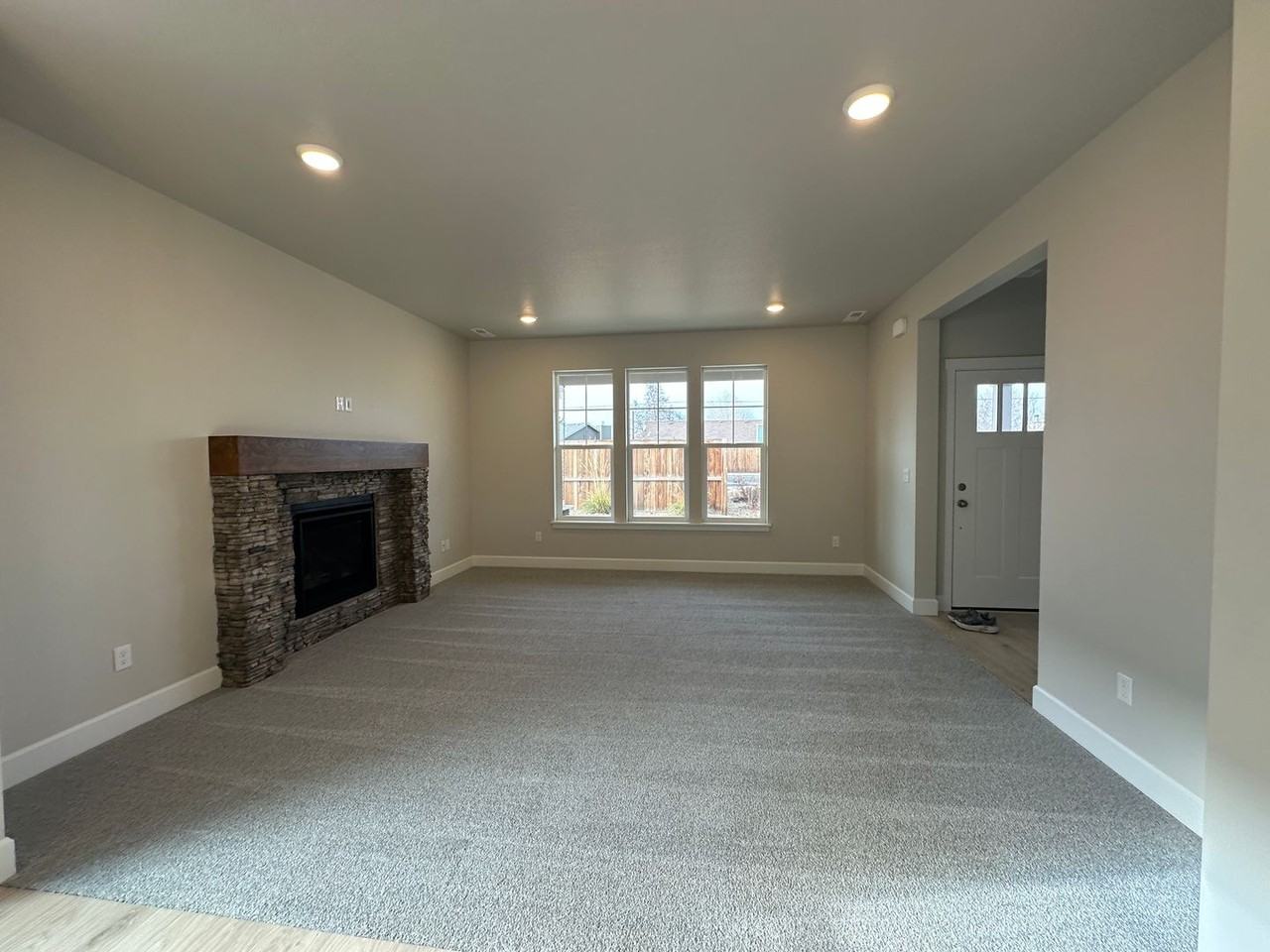 868 Nw 19th St - Photo 3 of 18