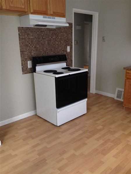 3494 Ellwood Ave - Photo 2 of 9