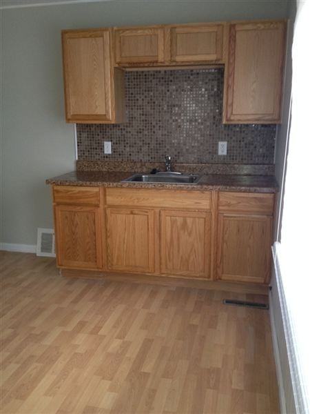 3494 Ellwood Ave - Photo 3 of 9