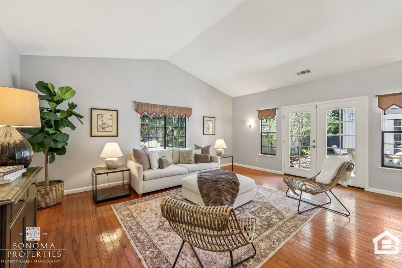 709 Amherst Cir - Photo 4 of 14