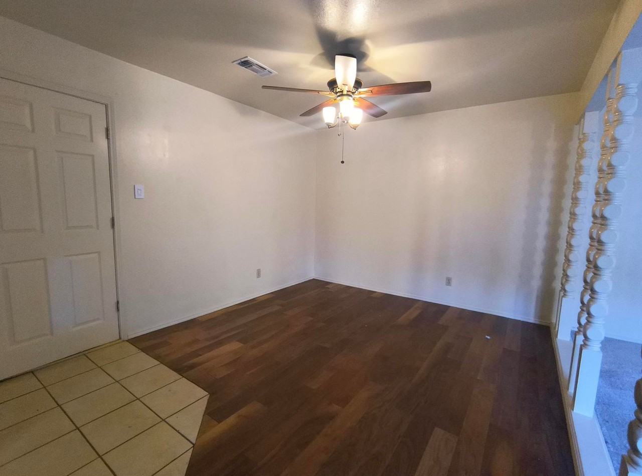 3811 Driftwood Ct - Photo 2 of 13