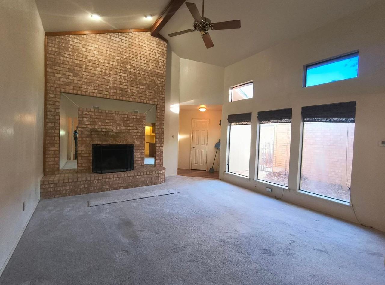 3811 Driftwood Ct - Photo 3 of 13