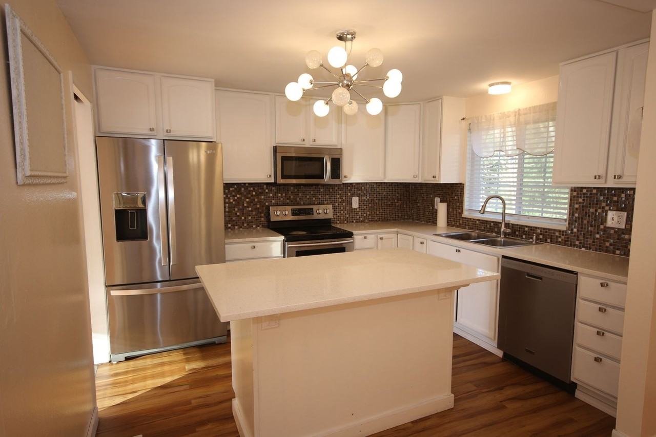 4212 S 251st St - Photo 4 of 17