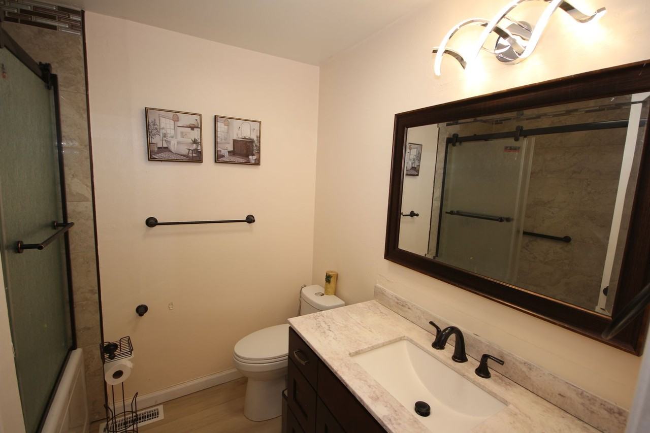 4212 S 251st St - Photo 5 of 17