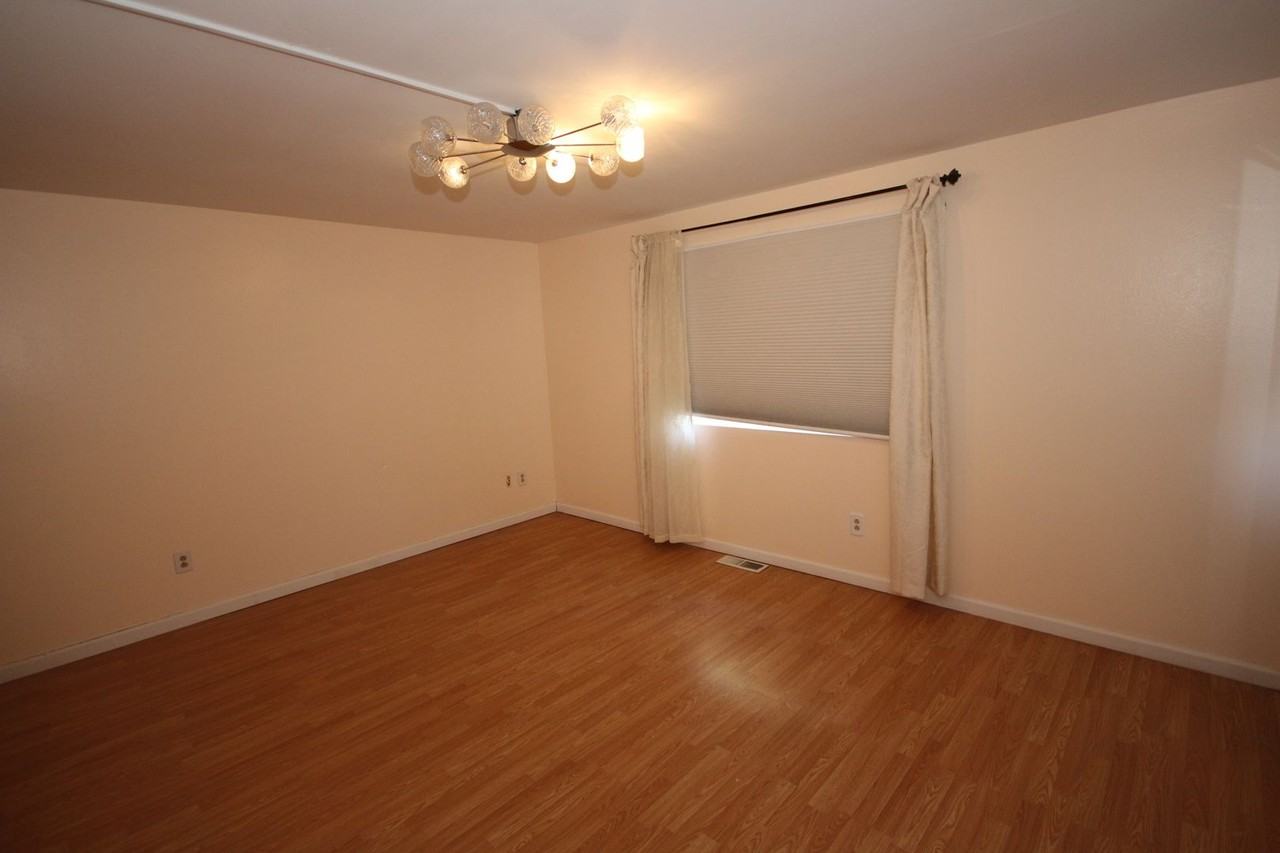 4212 S 251st St - Photo 7 of 17